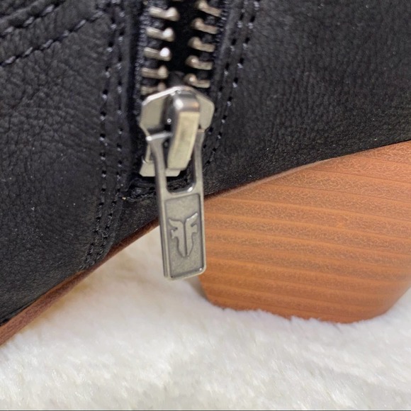 Frye Rory Booties Black Leather Zip Side 3" Wooden Heel NEW Size 9 & 10 - Picture 5 of 11